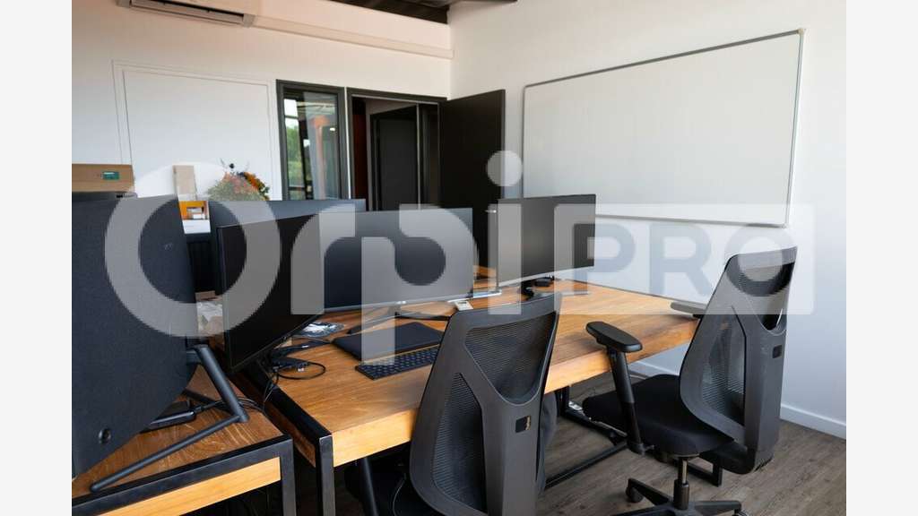 A louer bureaux haut de gamme 213m² PMR Verrières