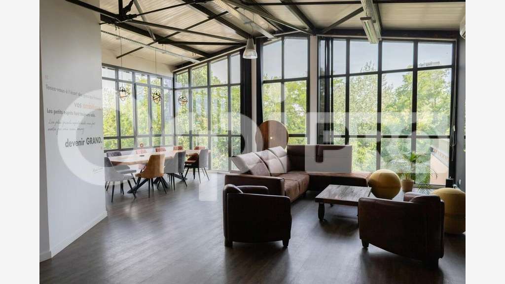 A louer bureaux haut de gamme 213m² PMR Verrières