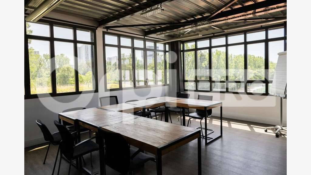 A louer bureaux haut de gamme 213m² PMR Verrières