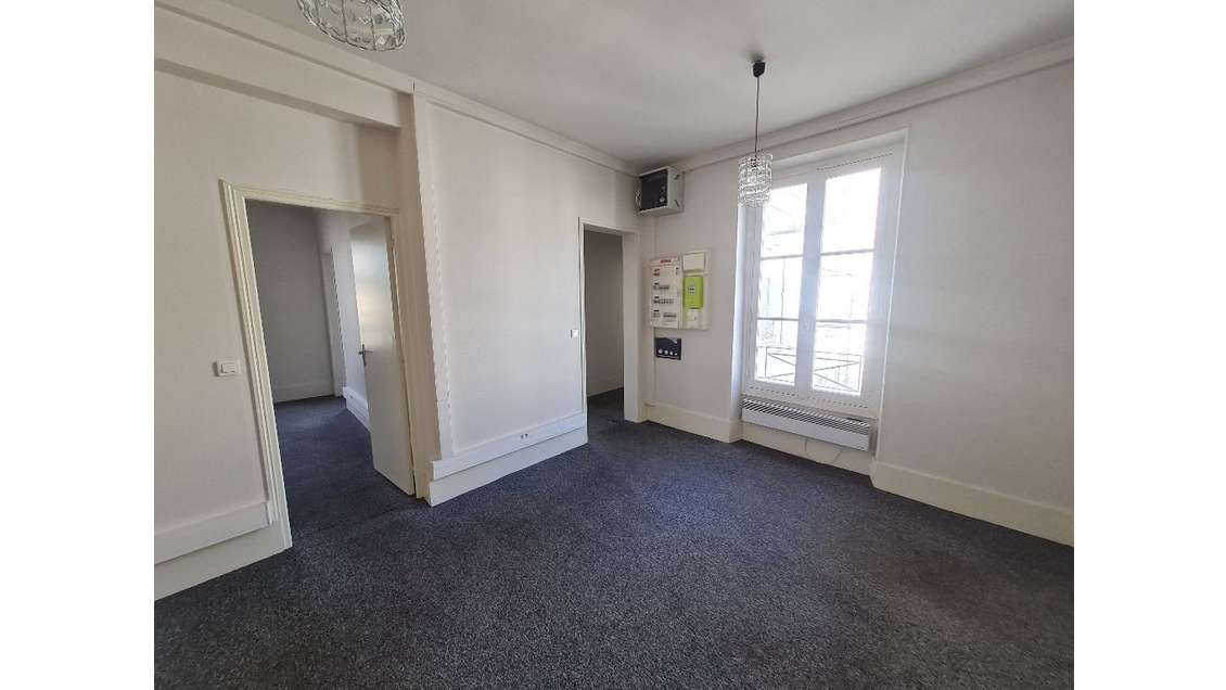 A louer bureaux R+2 Versailles Avenue de St Cloud