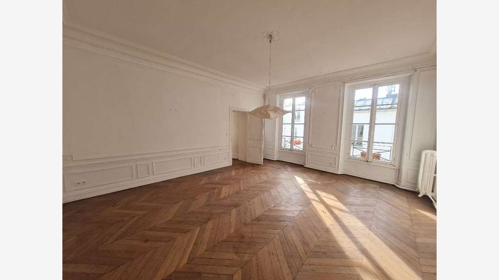 A louer bureaux R+2 Versailles Avenue de St Cloud