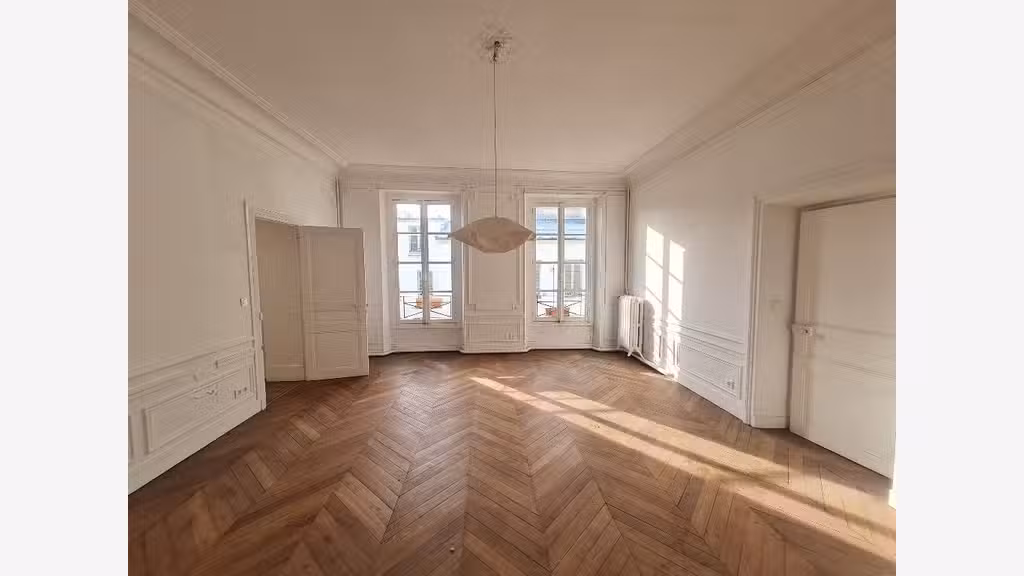 A louer bureaux R+2 Versailles Avenue de St Cloud