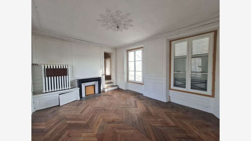 A louer bureaux R+2 Versailles Avenue de St Cloud