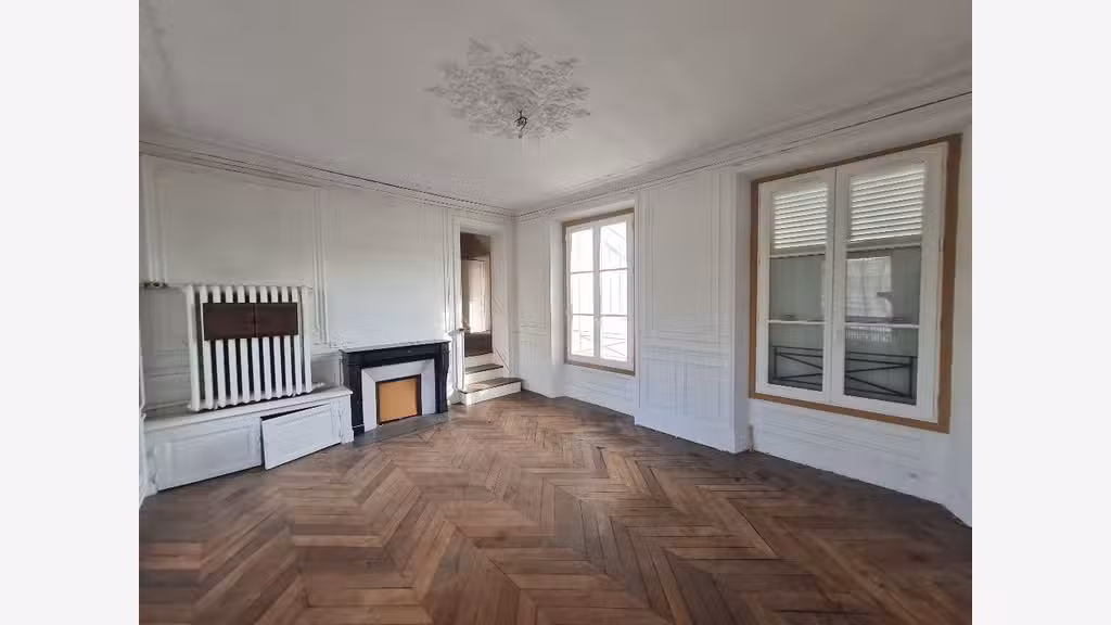 A louer bureaux R+2 Versailles Avenue de St Cloud