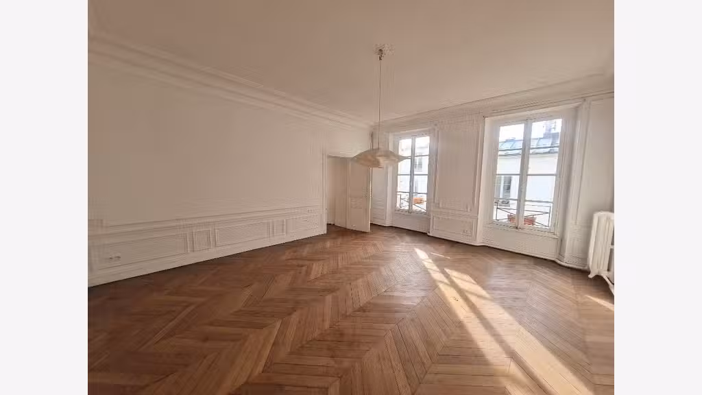 A louer bureaux R+2 Versailles Avenue de St Cloud