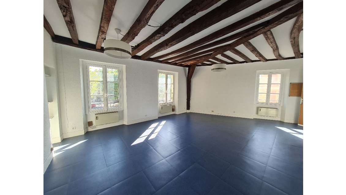 A louer locaux empl N°1 à Versailles Saint Louis