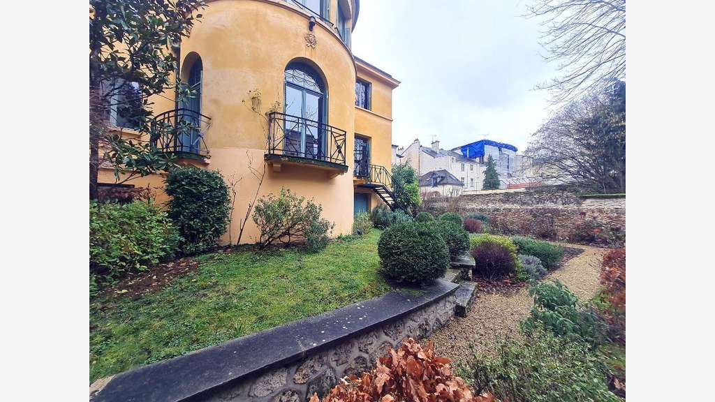 A louer bureaux 96m² à Versailles Notre Dame