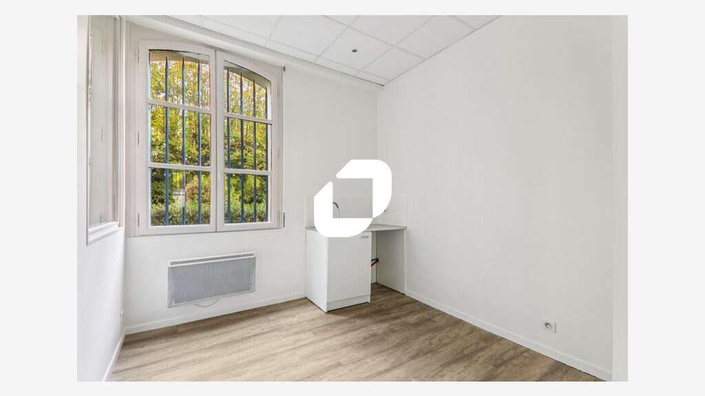 A louer Bureaux 99m² Versailles