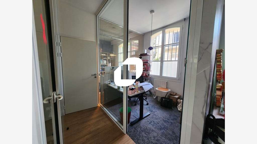 A louer Bureaux 99m² Versailles