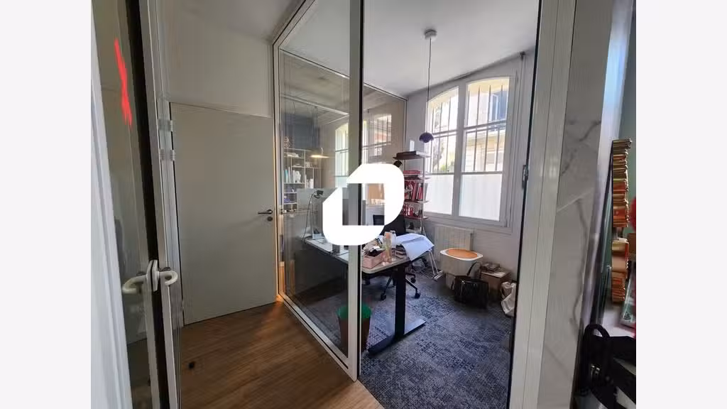 A louer Bureaux 99m² Versailles