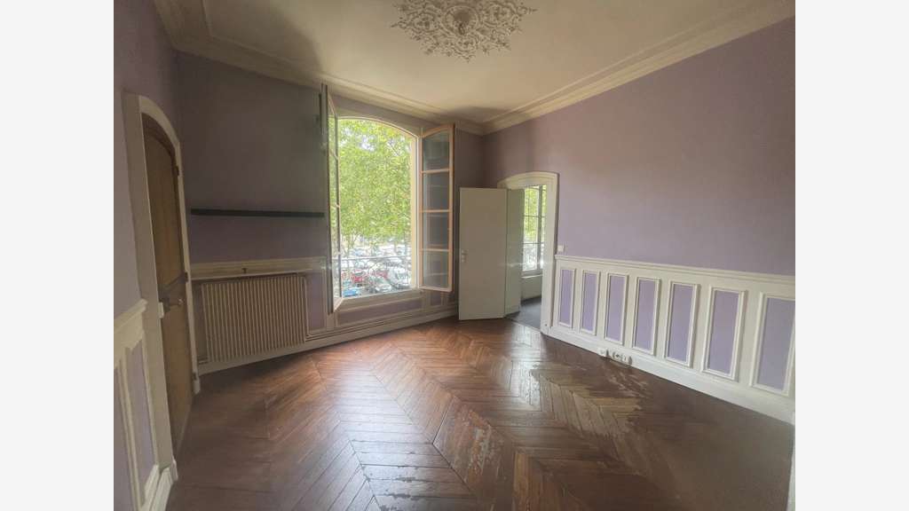 Location bureau de 85m² au 2ème étage à Versailles