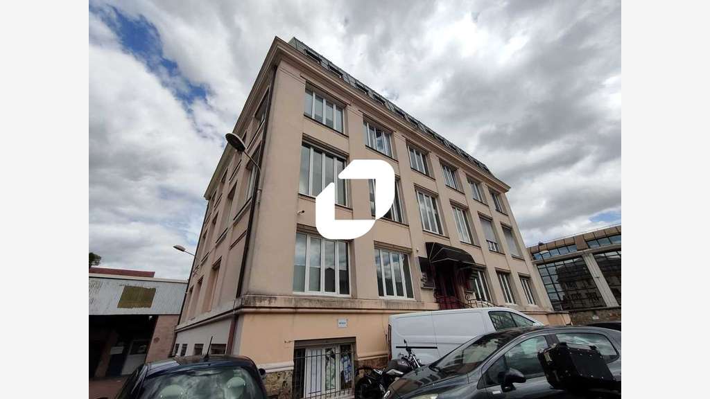 A louer Bureaux 122m² Versailles