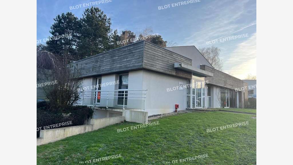 A louer bureaux 242m² Porte de Vertou