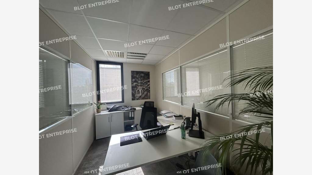 A louer bureaux 199m² RDC à Vertou