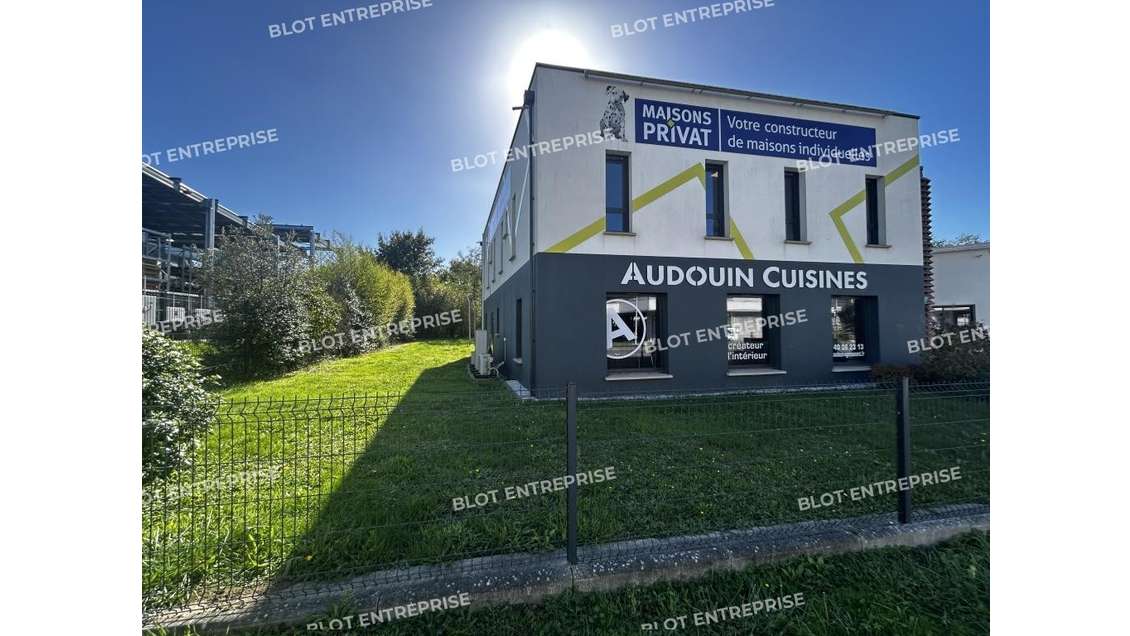 A louer locaux commerciaux 125m² à Vertou