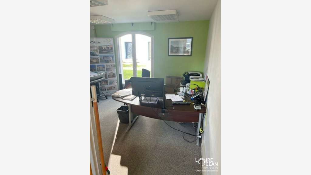 A louer bureaux de 160m² avec parkings à Vertou