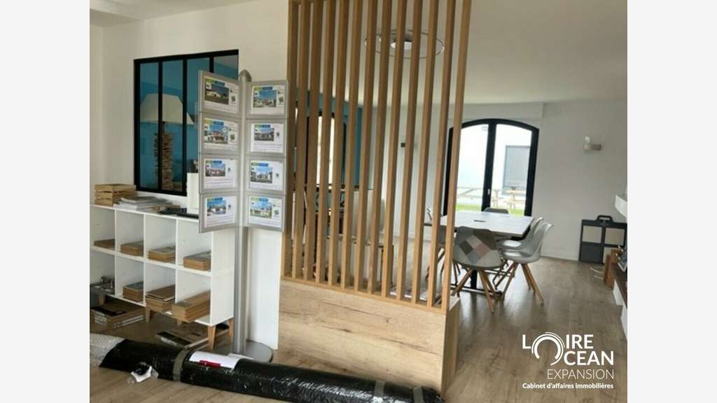 A louer bureaux de 160m² avec parkings à Vertou