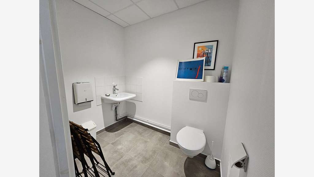 A louer bureaux de 94m² + parkings à Vertou