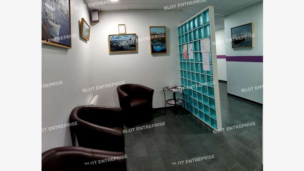 À VENDRE - À LOUER - BUREAUX - LOCAUX COMMERCIAUX 
