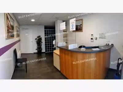 À VENDRE - À LOUER - BUREAUX - LOCAUX COMMERCIAUX 