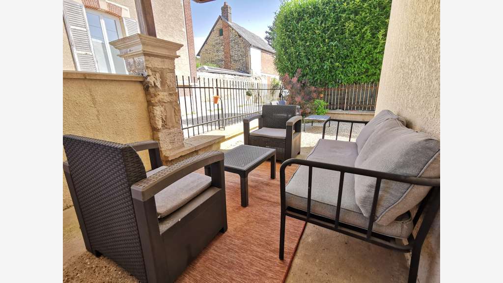 Location bureau privatif 12m² calme au R+1 Ecos