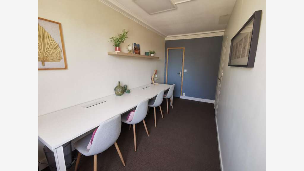 Location bureau privatif 12m² calme au R+1 Ecos