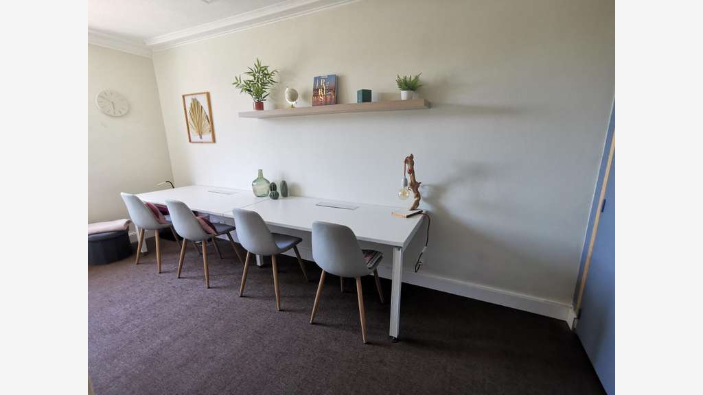 Location bureau privatif 12m² calme au R+1 Ecos
