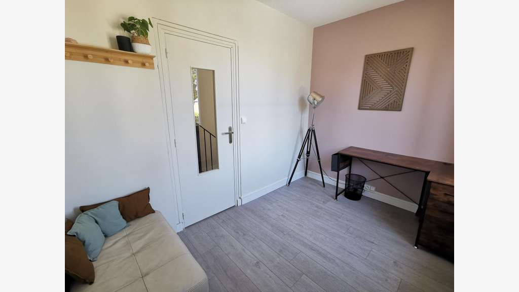 A louer bureaux de 8m² au 1er étage Vexin-sur-Epte