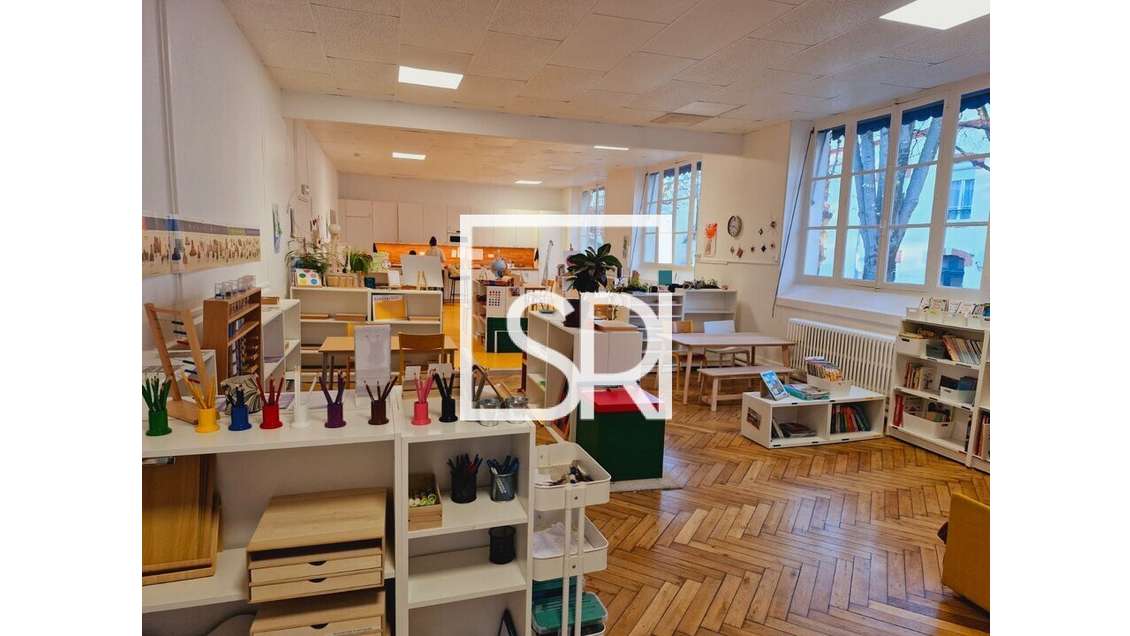 Bureau 500m² RDC et logement à louer à Vichy 