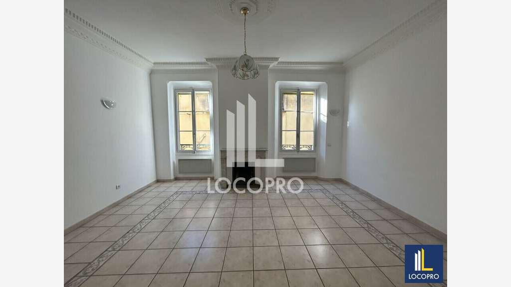 A louer bureaux 220m² dans le Vieux Nice Tribunal