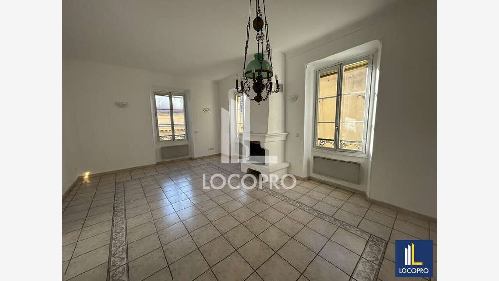 A louer bureaux 220m² dans le Vieux Nice Tribunal