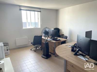 A louer bureau R+1 face centre commercial Villabé