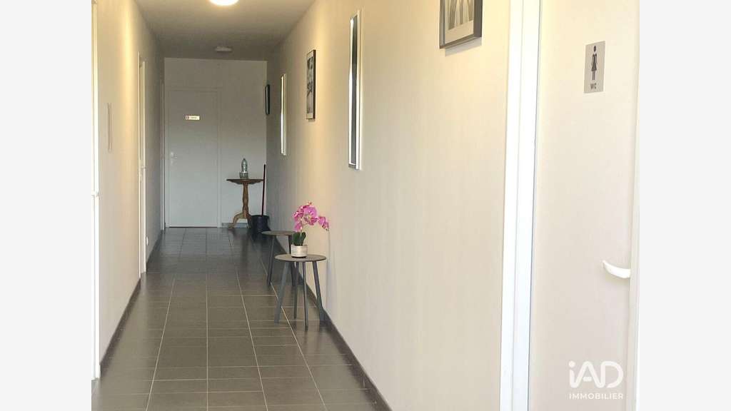 A louer bureau R+1 face centre commercial Villabé