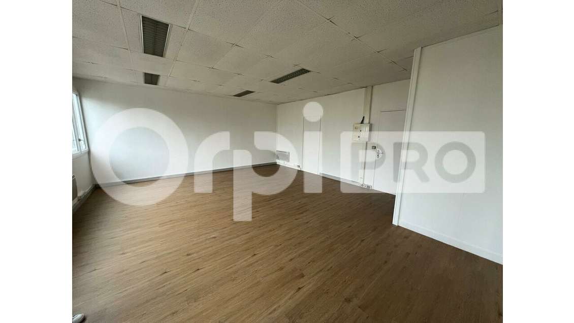 Bureau 53m² à louer ZAC de la Prairie à Villebon