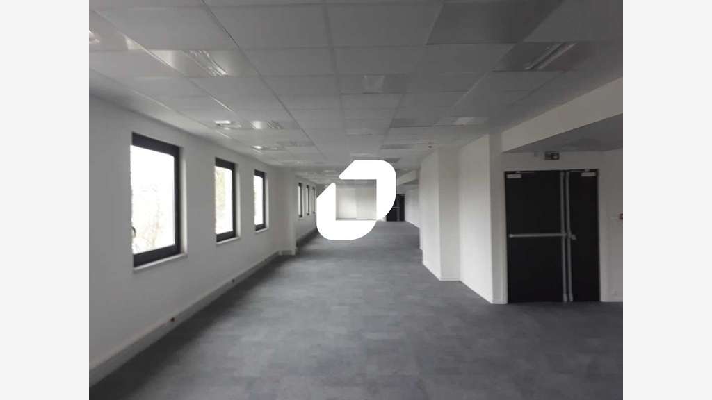 A louer Bureaux 301m² Villebon sur yvette