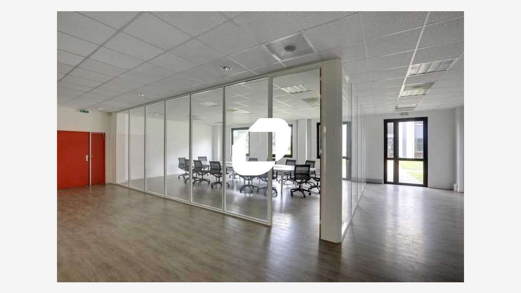 A louer Bureaux 869m² Villebon sur yvette