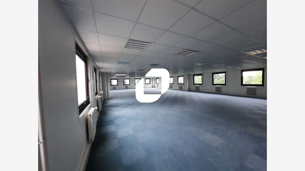 A louer Bureaux 694m² Villebon sur yvette
