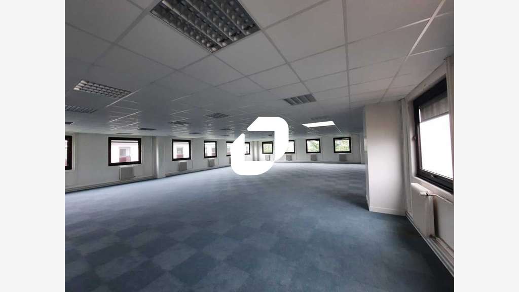 A louer Bureaux 694m² Villebon sur yvette