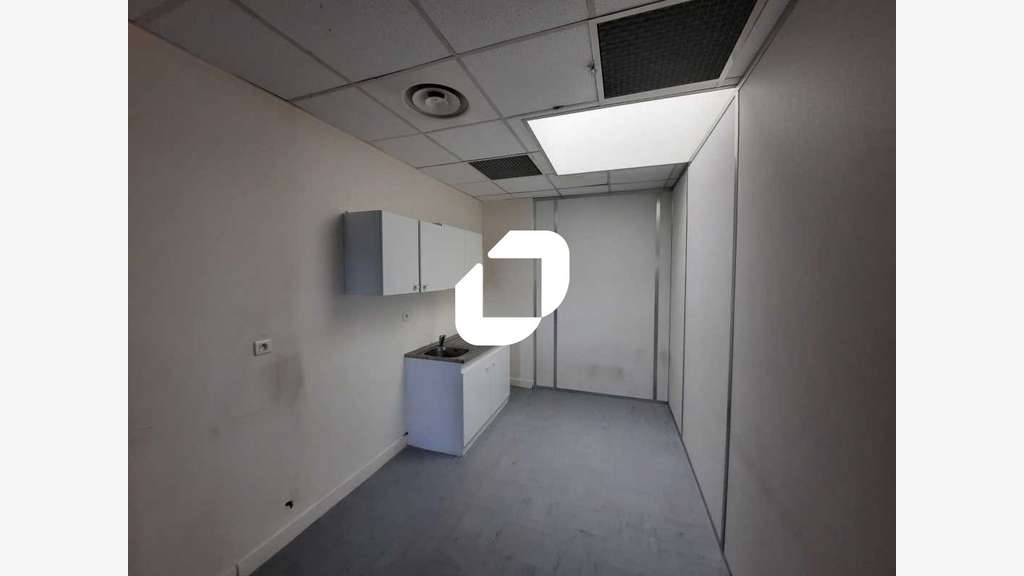 A louer Bureaux 694m² Villebon sur yvette