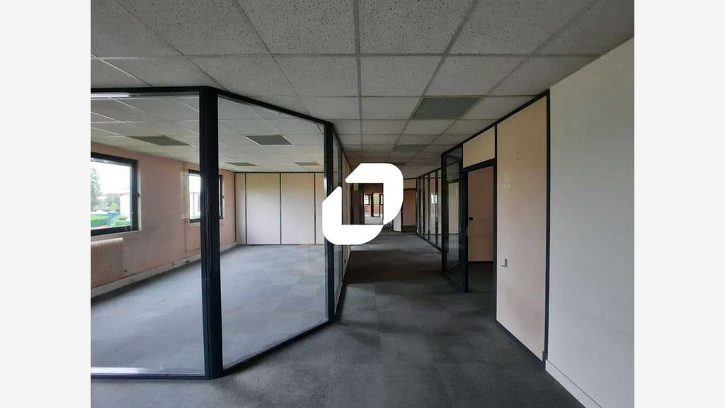 A louer Bureaux 648m² Villebon sur yvette