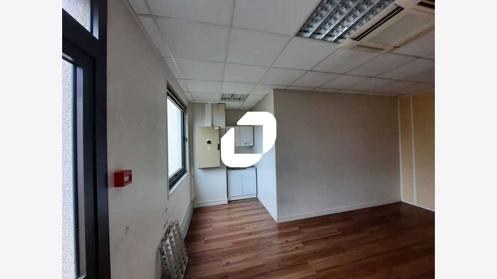 A louer Bureaux 689m² Villebon sur yvette