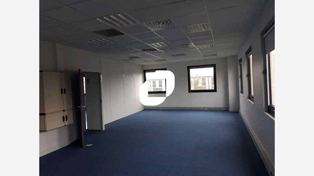 A louer Bureaux 591m² Villebon sur yvette