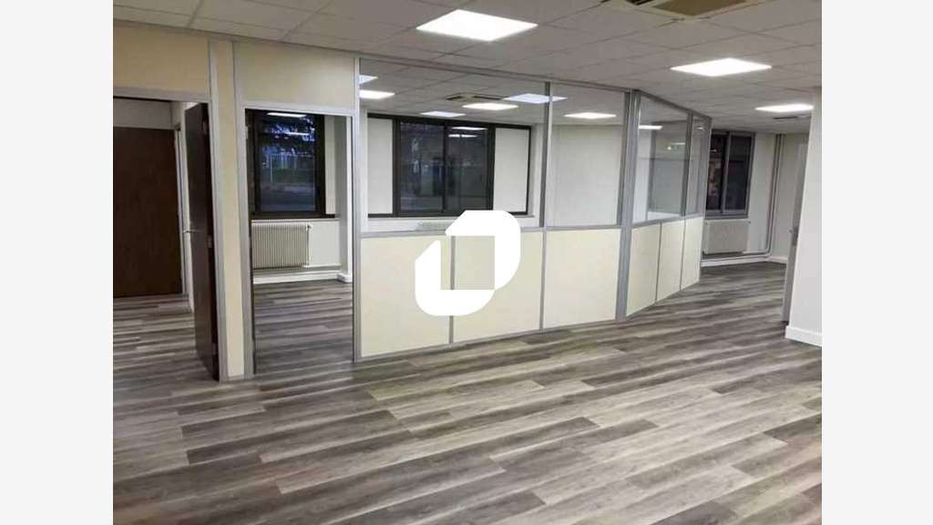 A louer Bureaux 235m² Villebon sur yvette