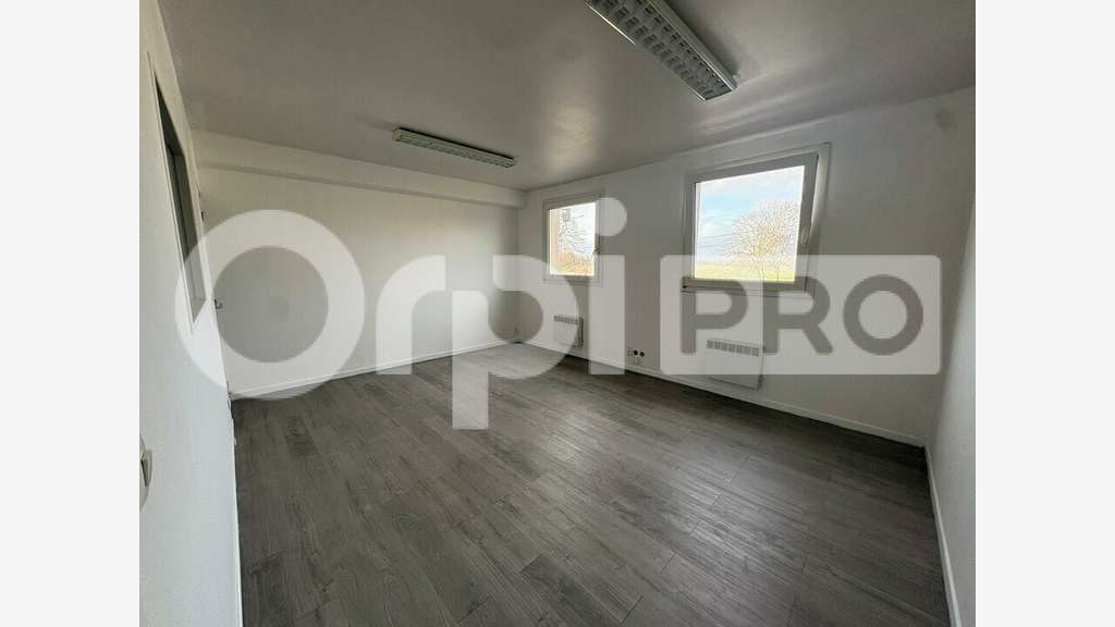 Bureau 35m² à louer à Villecresnes