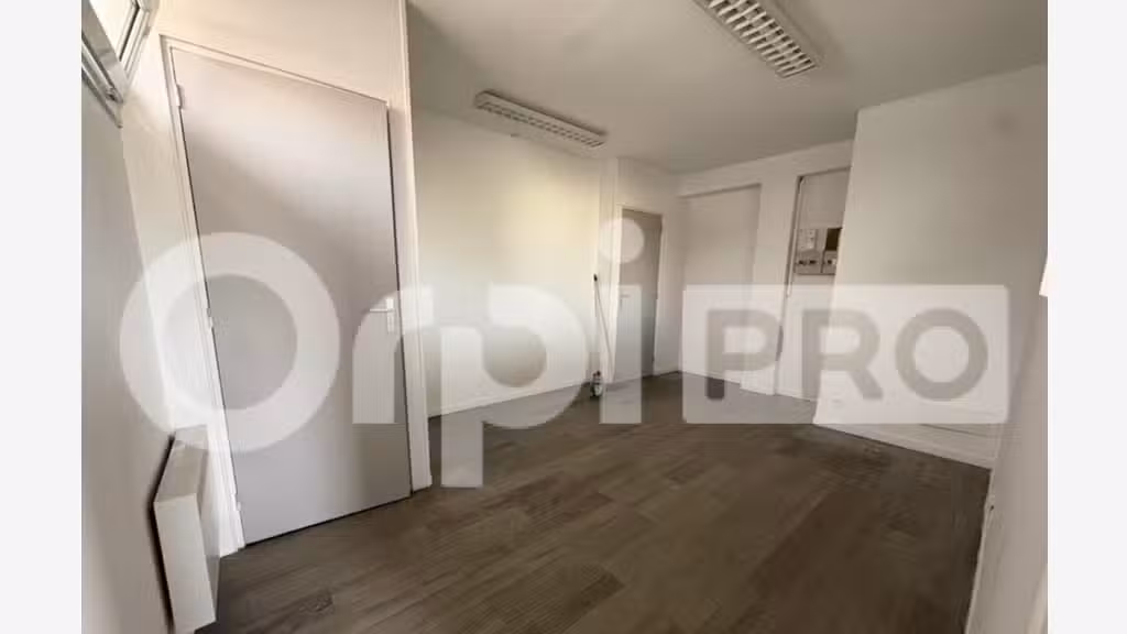 Bureau 35m² à louer à Villecresnes