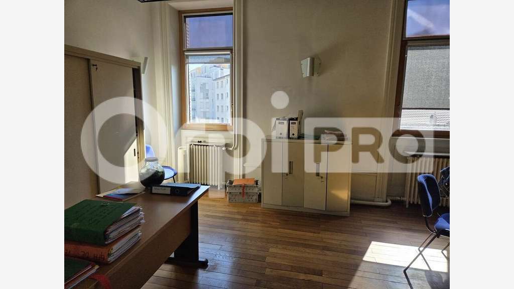 Bureau 480m² à louer à Villefranche