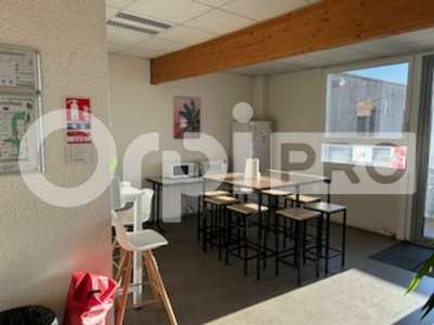 Bureaux 216m² R+1 PMR à louer à Villefranche s/s