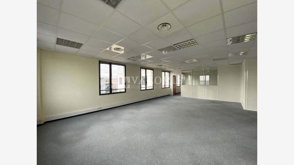 Bureaux de 222m² à louer à Villefranche sur Saône