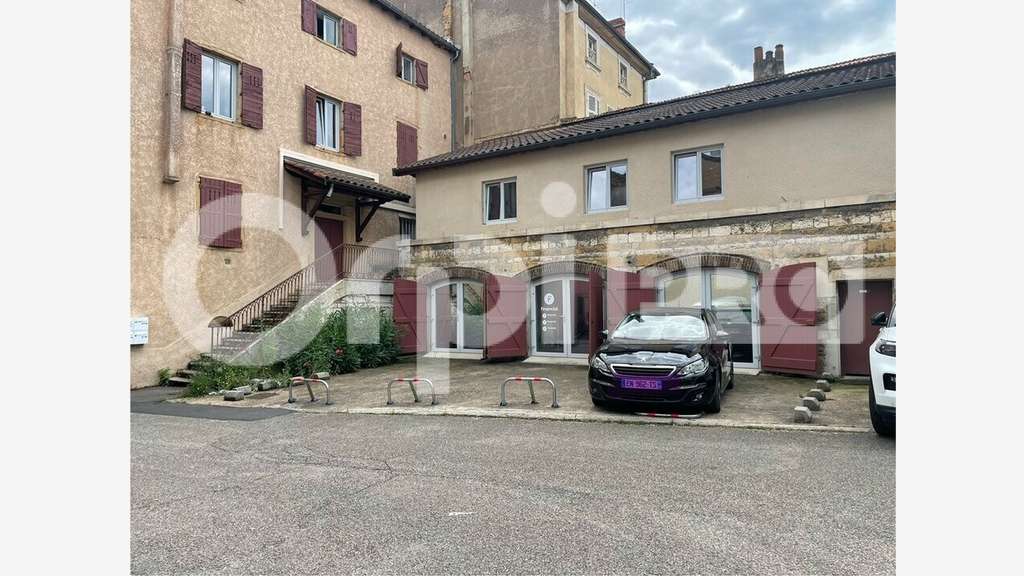 Bureau refait à neuf à louer à Villefranche/Saône