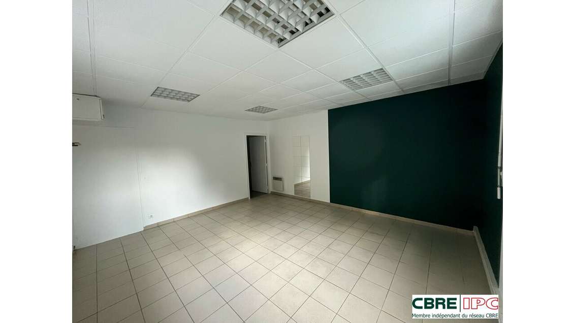 Location bureaux 40m² à Villefranque